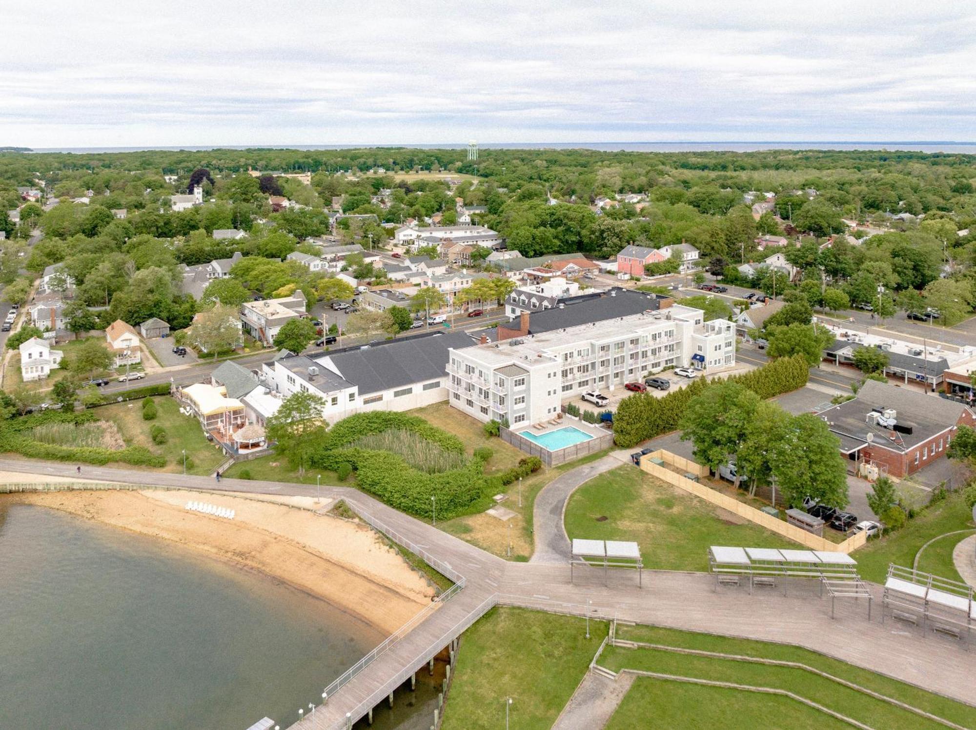 The Harbor Front Inn Greenport Exterior photo